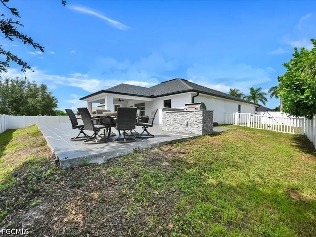 25 NW 29th Place Cape Coral FL 33993