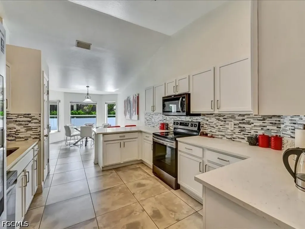 25 NW 29th Place Cape Coral FL 33993
