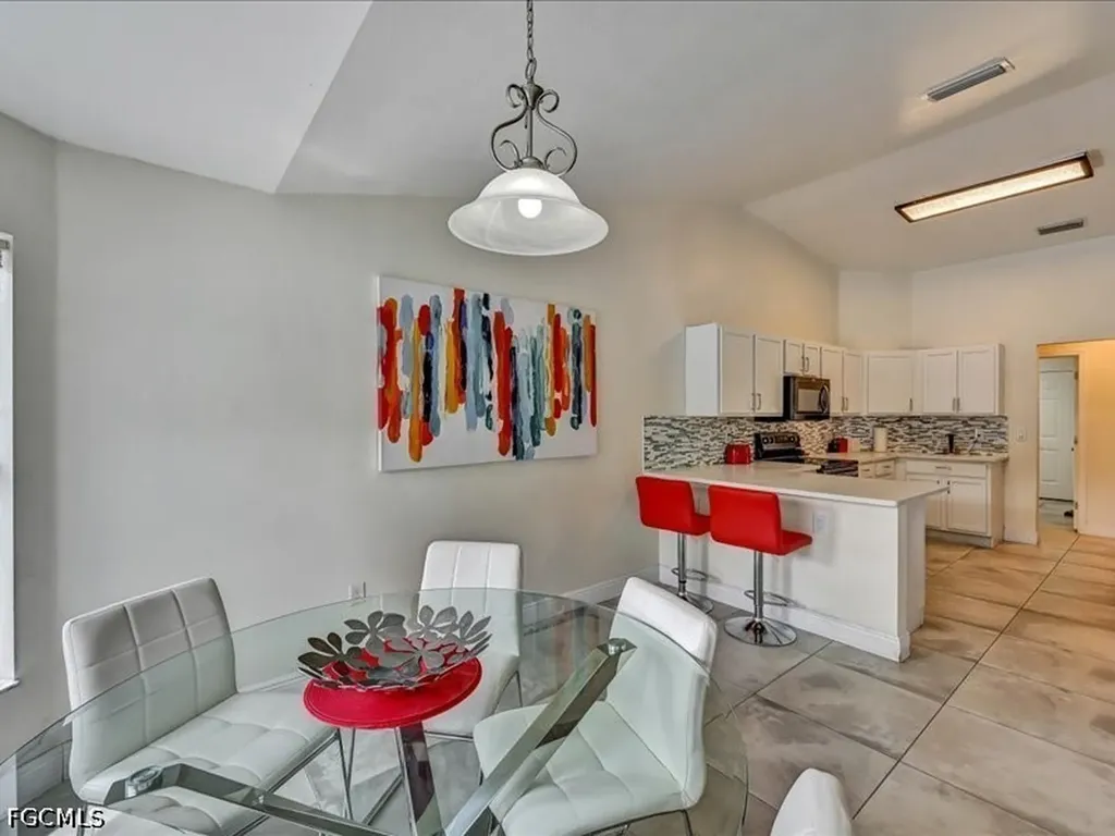 25 NW 29th Place Cape Coral FL 33993