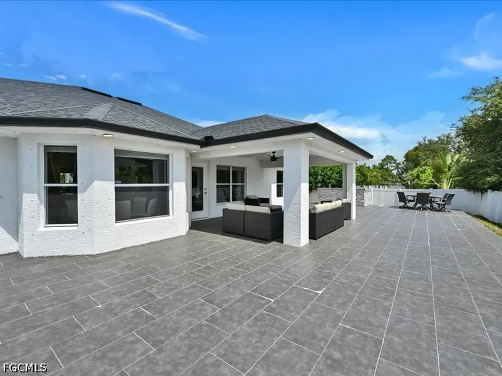 25 NW 29th Place Cape Coral FL 33993