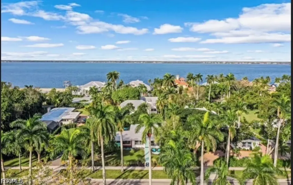 2710 Mcgregor Boulevard Fort Myers FL 33901