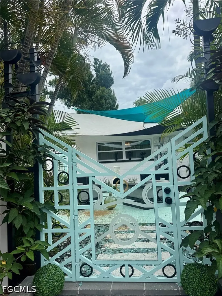 2710 Mcgregor Boulevard Fort Myers FL 33901