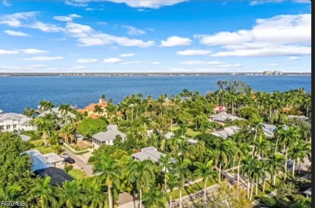 2710 Mcgregor Boulevard Fort Myers FL 33901