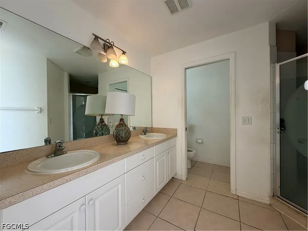 1621 SW 14th Terrace Cape Coral FL 33991