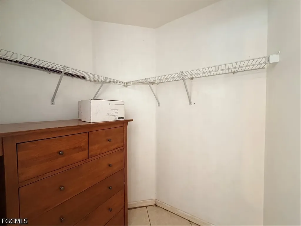 1621 SW 14th Terrace Cape Coral FL 33991