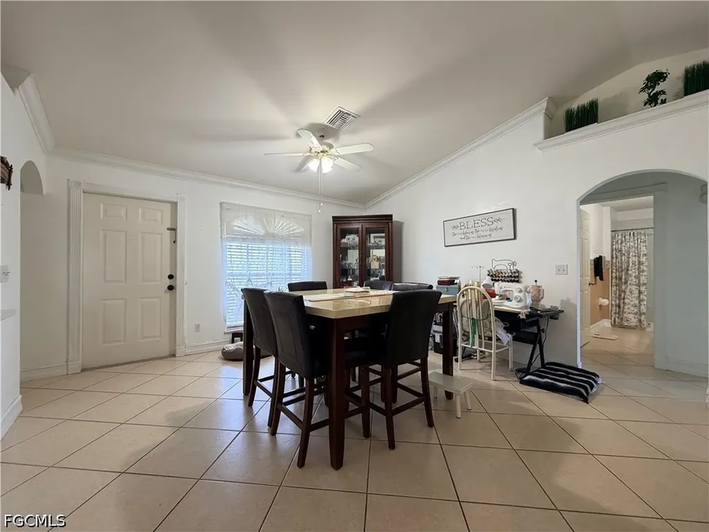 1621 SW 14th Terrace Cape Coral FL 33991