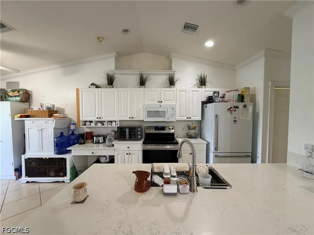 1621 SW 14th Terrace Cape Coral FL 33991