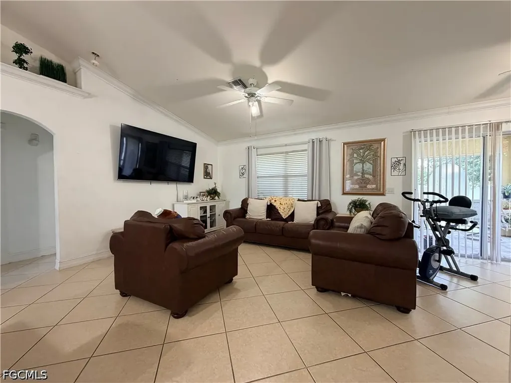 1621 SW 14th Terrace Cape Coral FL 33991