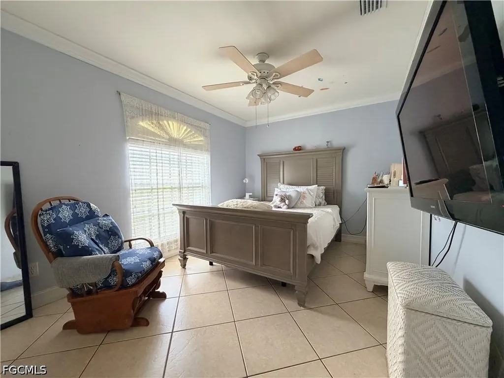 1621 SW 14th Terrace Cape Coral FL 33991