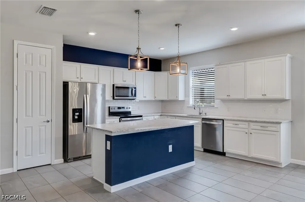 16000 Palmetto Prairie Drive Alva FL 33920