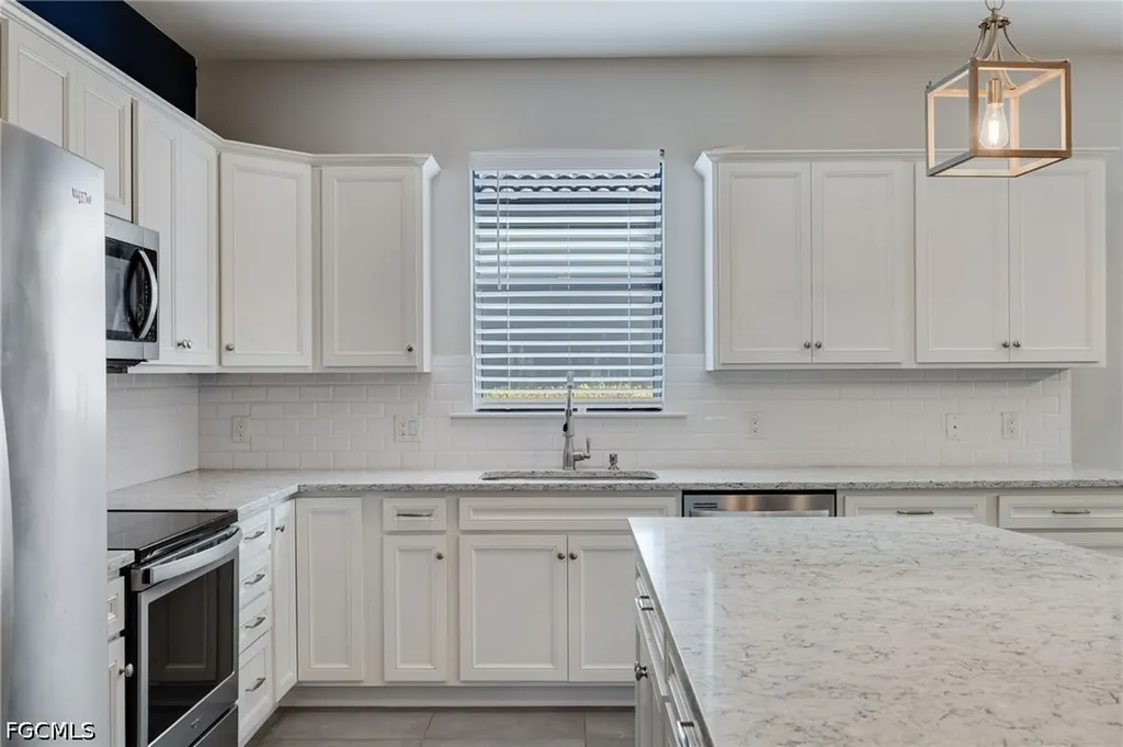 16000 Palmetto Prairie Drive Alva FL 33920