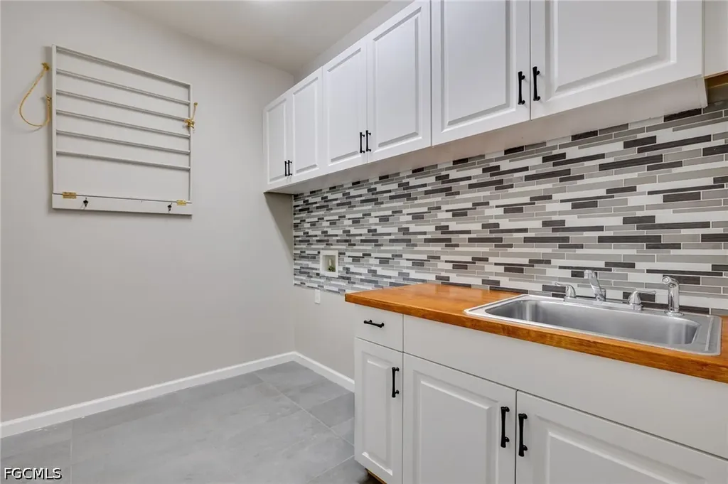 16000 Palmetto Prairie Drive Alva FL 33920