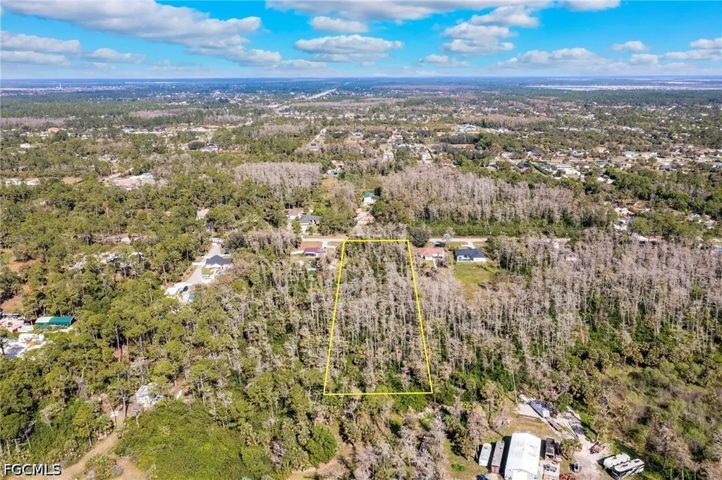 3260 18th Avenue NE Naples FL 34120