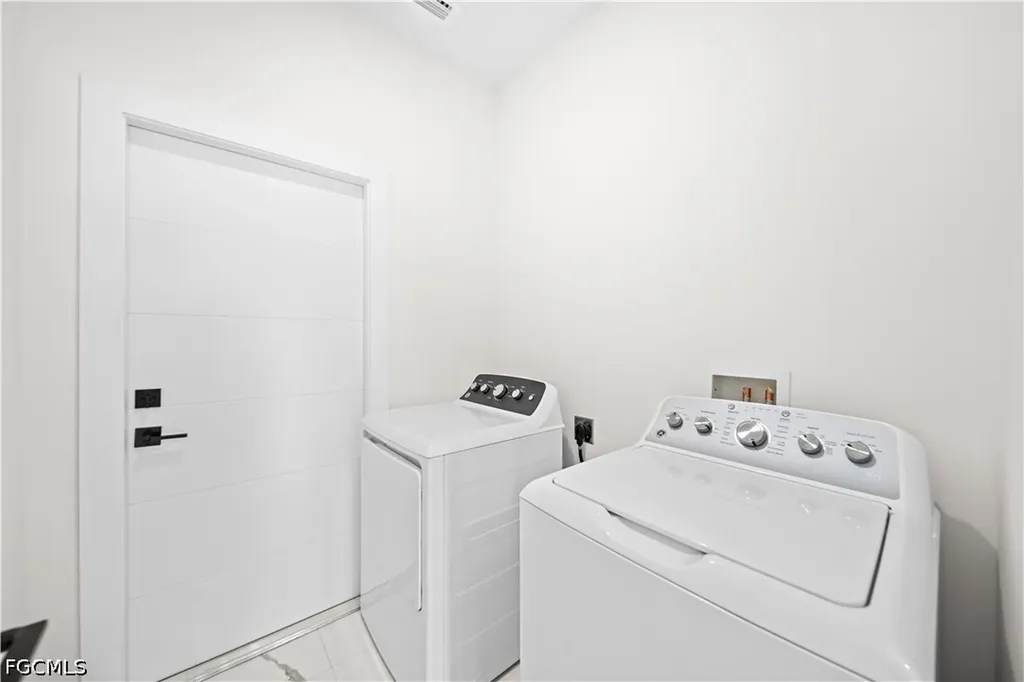 2602 E 2nd Street Lehigh Acres FL 33936