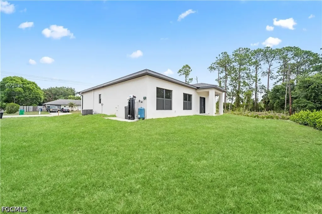 2602 E 2nd Street Lehigh Acres FL 33936