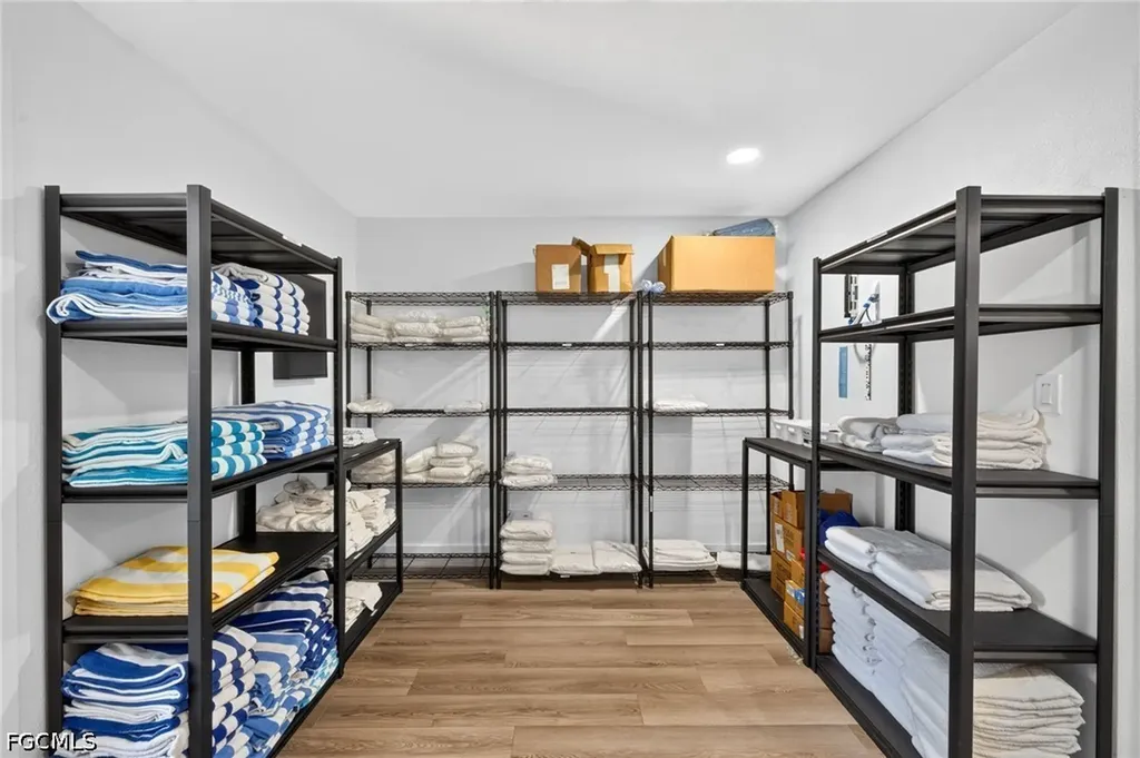 1640 Periwinkle Way Sanibel FL 33957