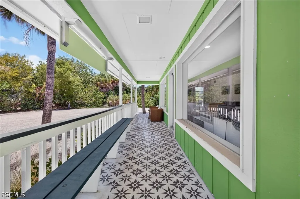 1640 Periwinkle Way Sanibel FL 33957