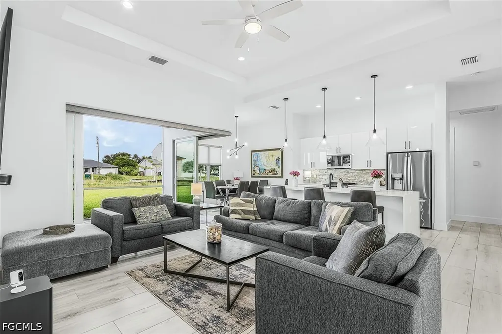 300 Chiquita Boulevard N Cape Coral FL 33993