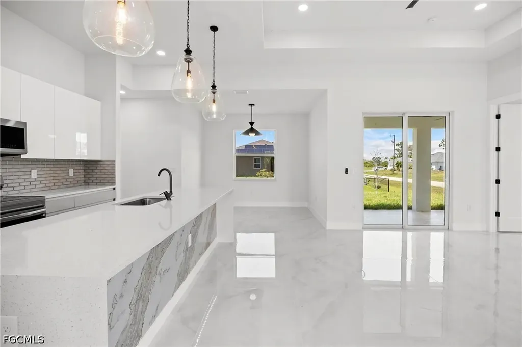1129 Jacaranda Parkway E Cape Coral FL 33909