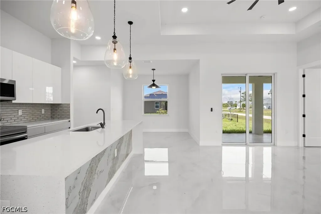 1129 Jacaranda Parkway E Cape Coral FL 33909