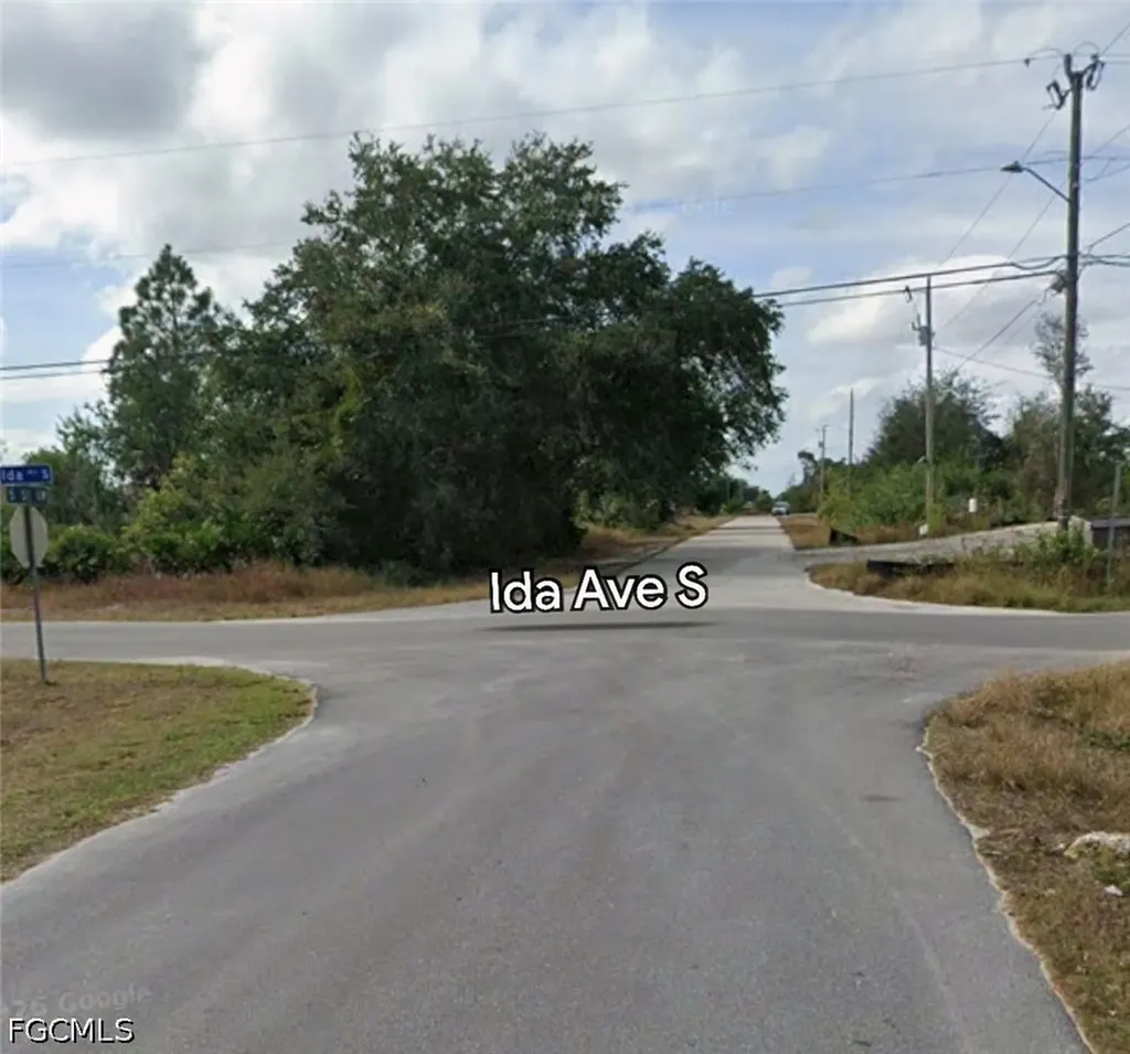 2820 5th Street SW Lehigh Acres FL 33976