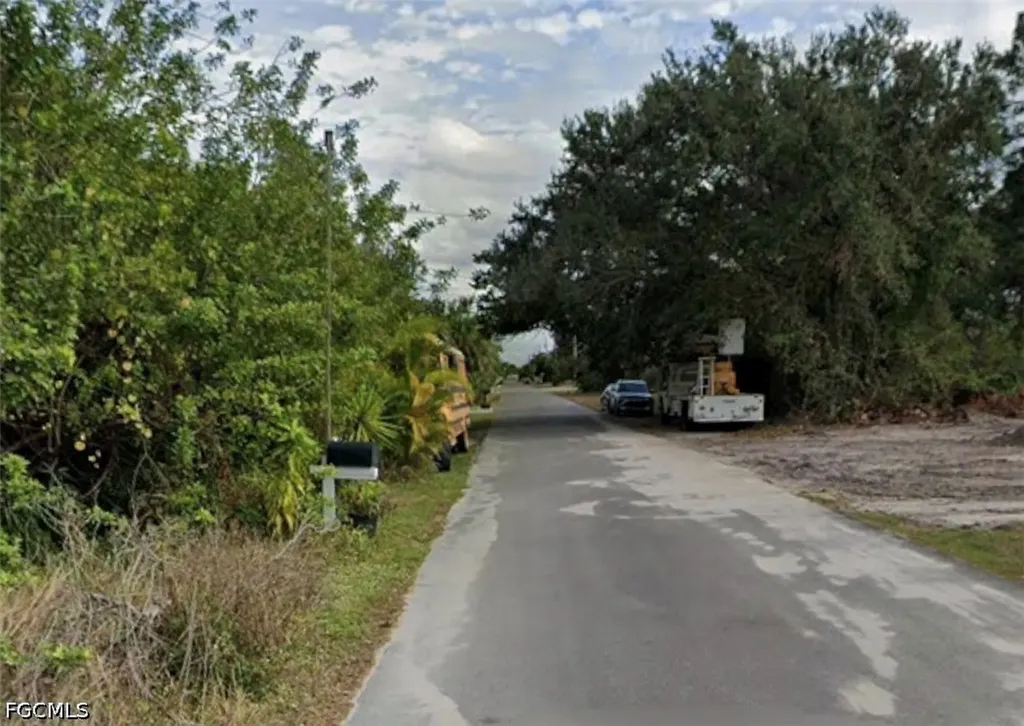 2820 5th Street SW Lehigh Acres FL 33976