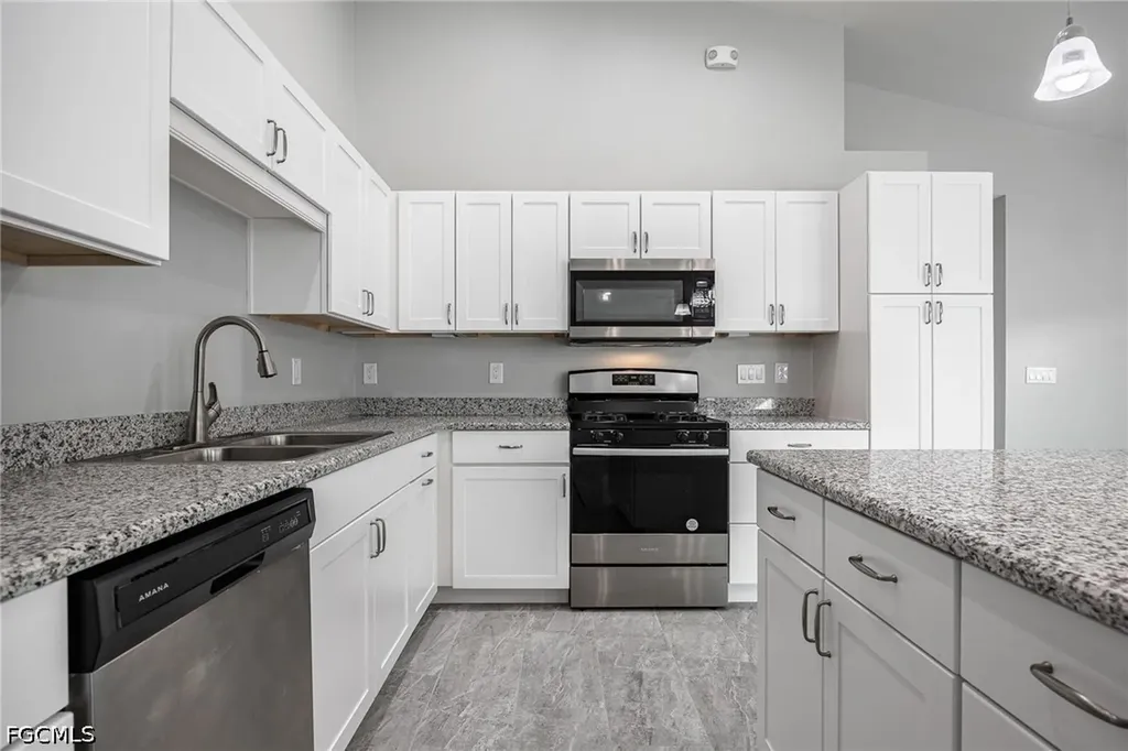 184 Village Circle Labelle FL 33935