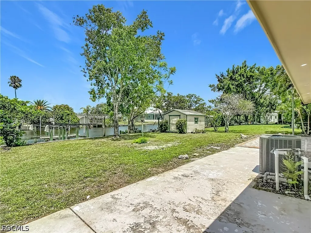 2137 Saint Croix Avenue Fort Myers FL 33905