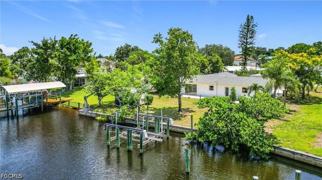 2137 Saint Croix Avenue Fort Myers FL 33905