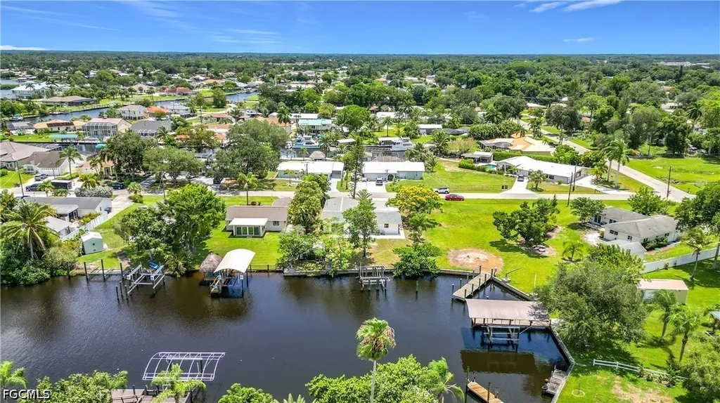 2137 Saint Croix Avenue Fort Myers FL 33905