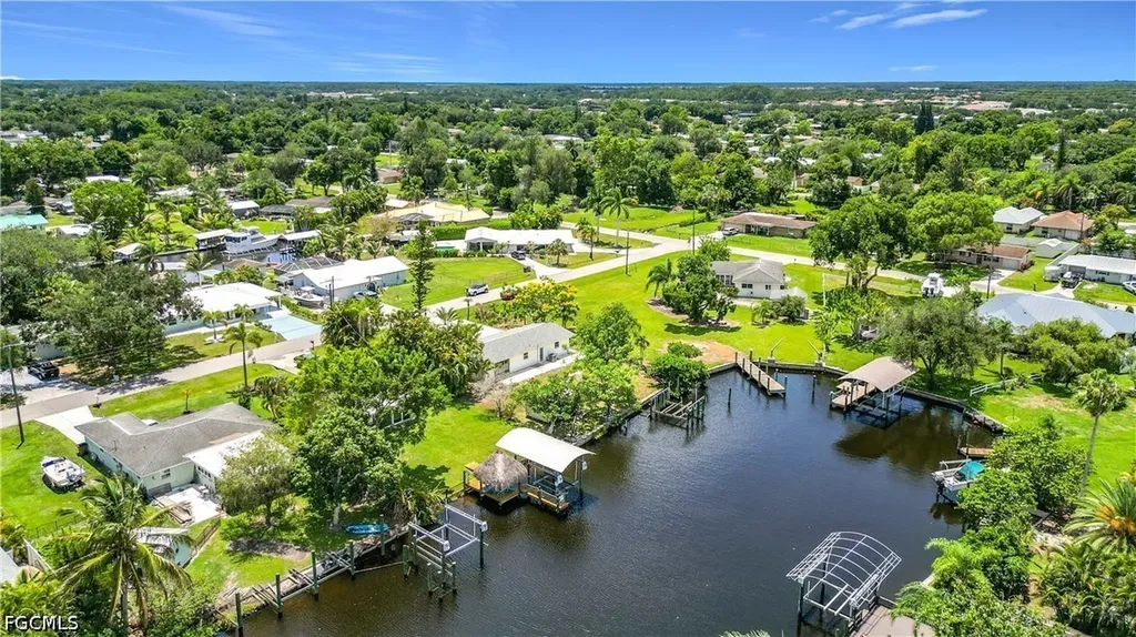 2137 Saint Croix Avenue Fort Myers FL 33905