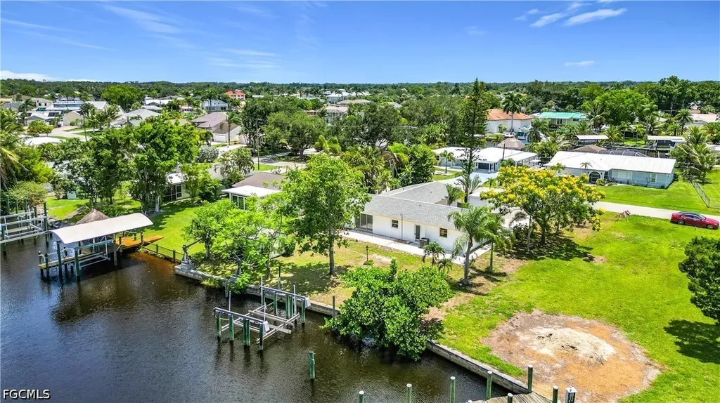 2137 Saint Croix Avenue Fort Myers FL 33905