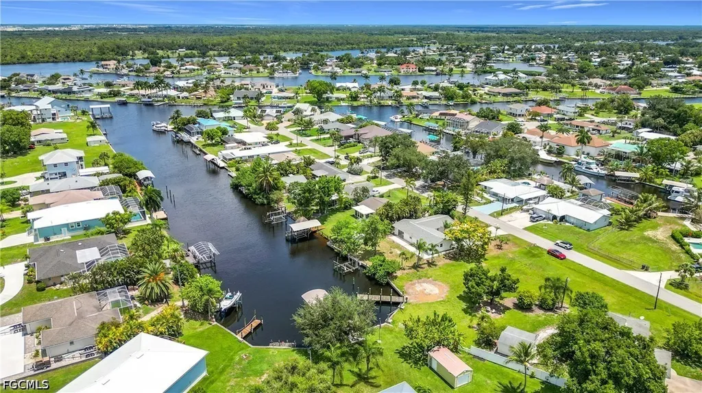 2137 Saint Croix Avenue Fort Myers FL 33905