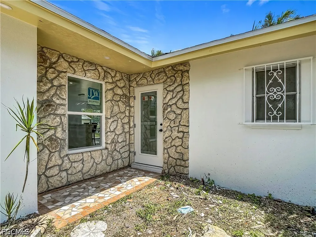 2137 Saint Croix Avenue Fort Myers FL 33905