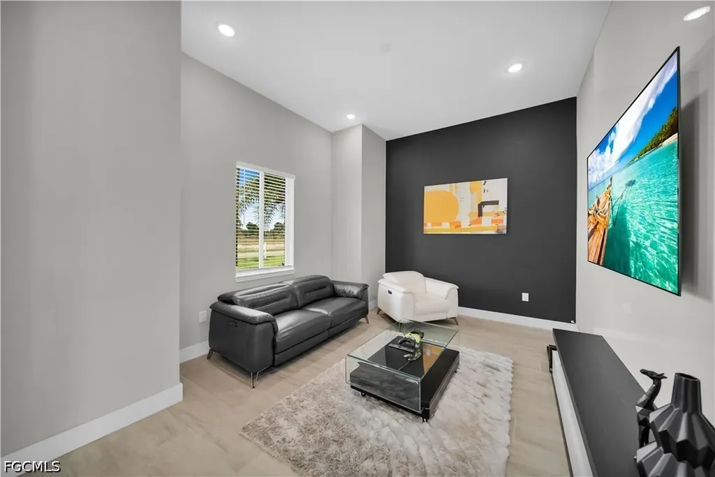1425 SW 24th Street Cape Coral FL 33991
