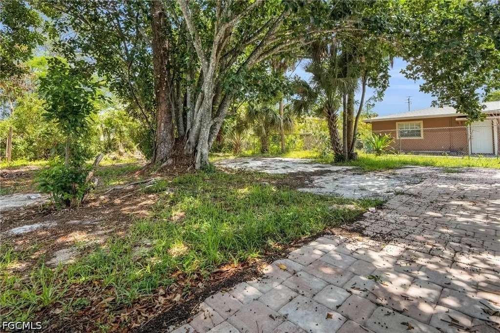 2351 Dora Street Fort Myers FL 33901