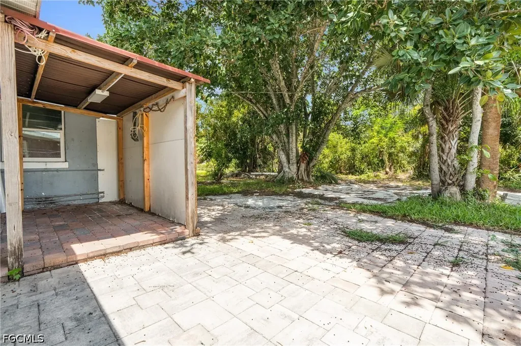 2351 Dora Street Fort Myers FL 33901