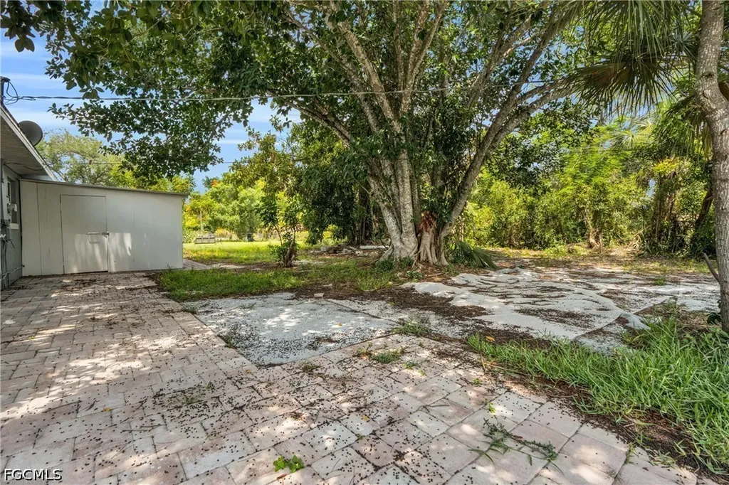 2351 Dora Street Fort Myers FL 33901