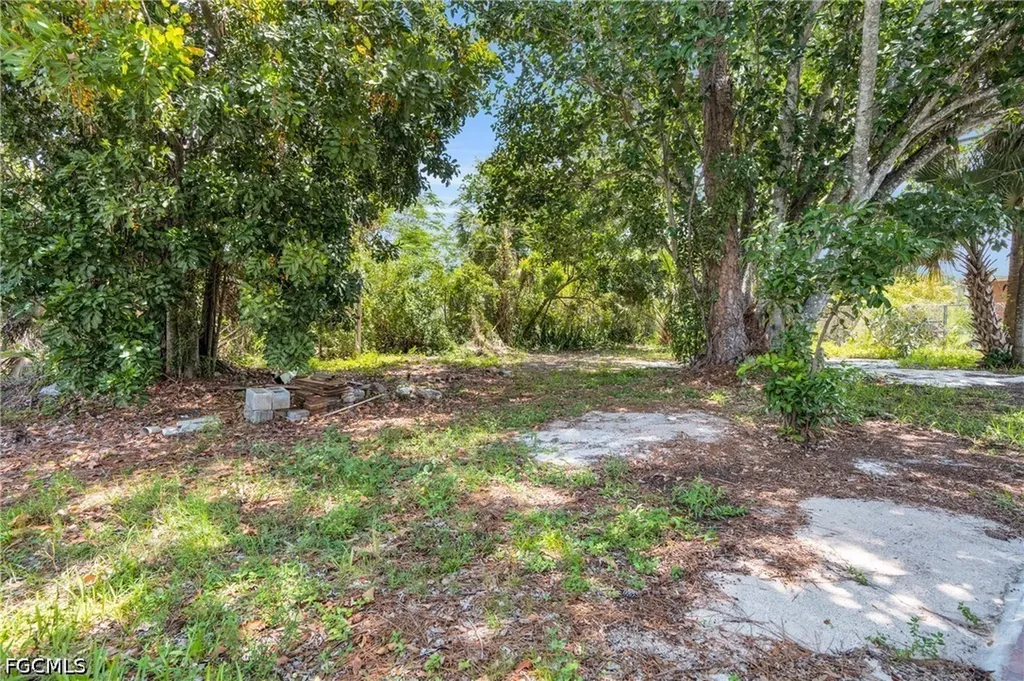 2351 Dora Street Fort Myers FL 33901