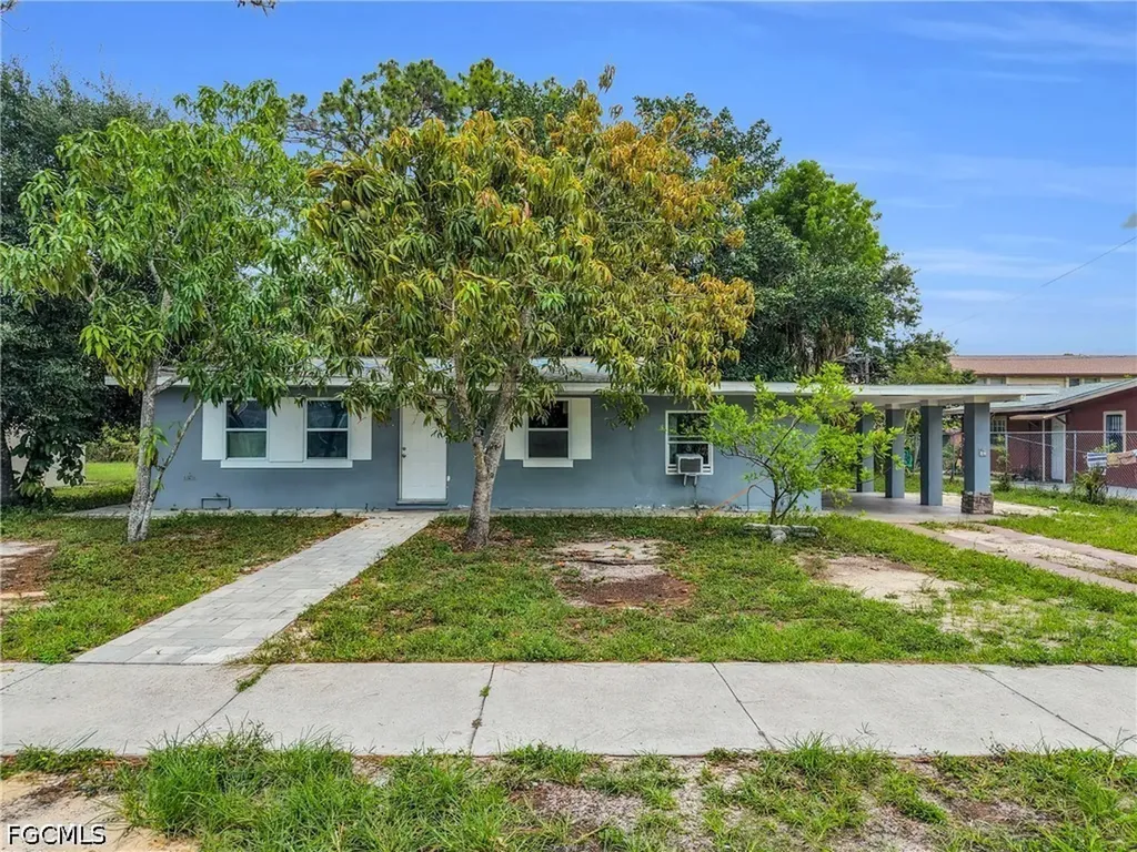 2351 Dora Street Fort Myers FL 33901