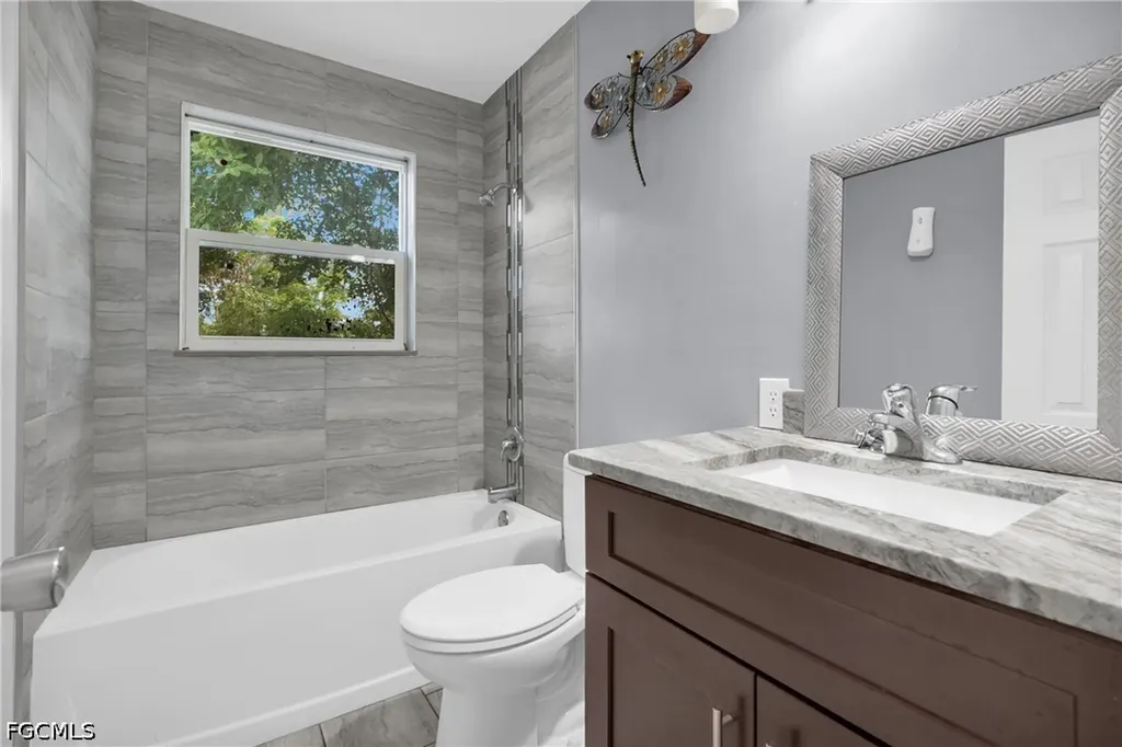 2351 Dora Street Fort Myers FL 33901