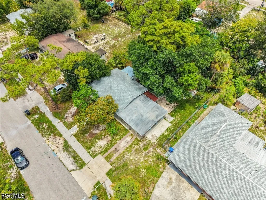 2351 Dora Street Fort Myers FL 33901
