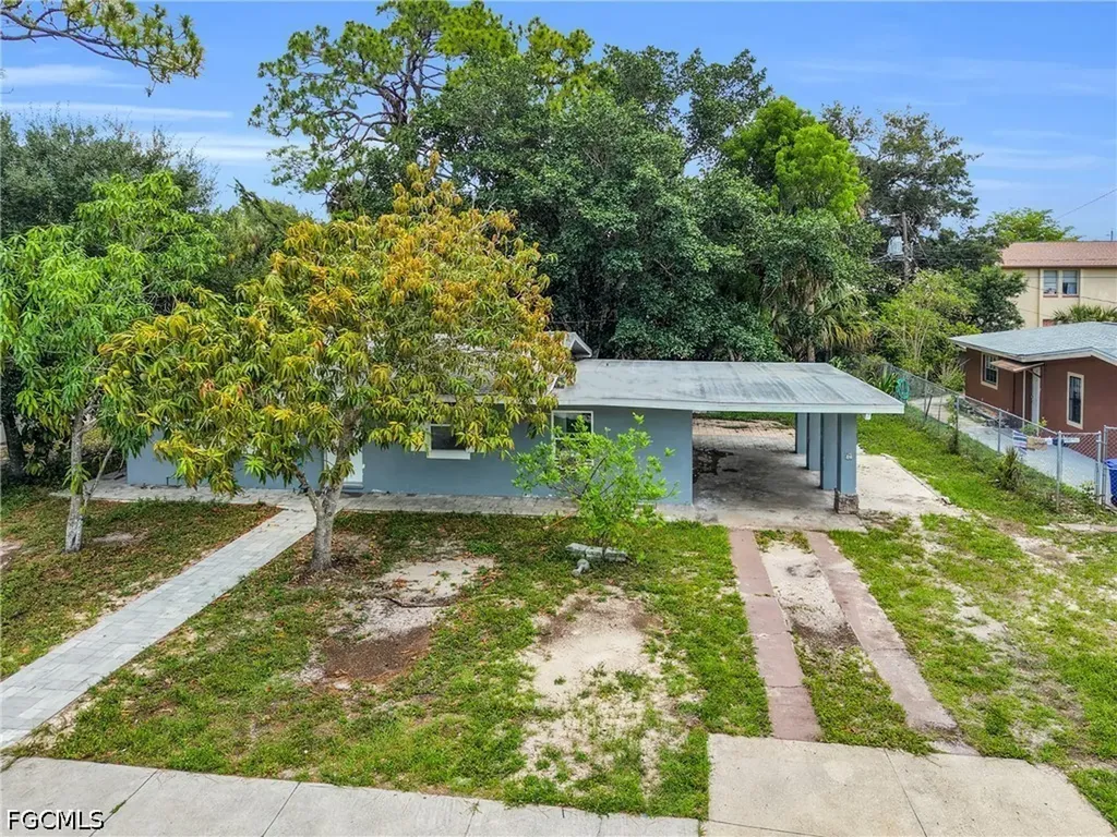 2351 Dora Street Fort Myers FL 33901