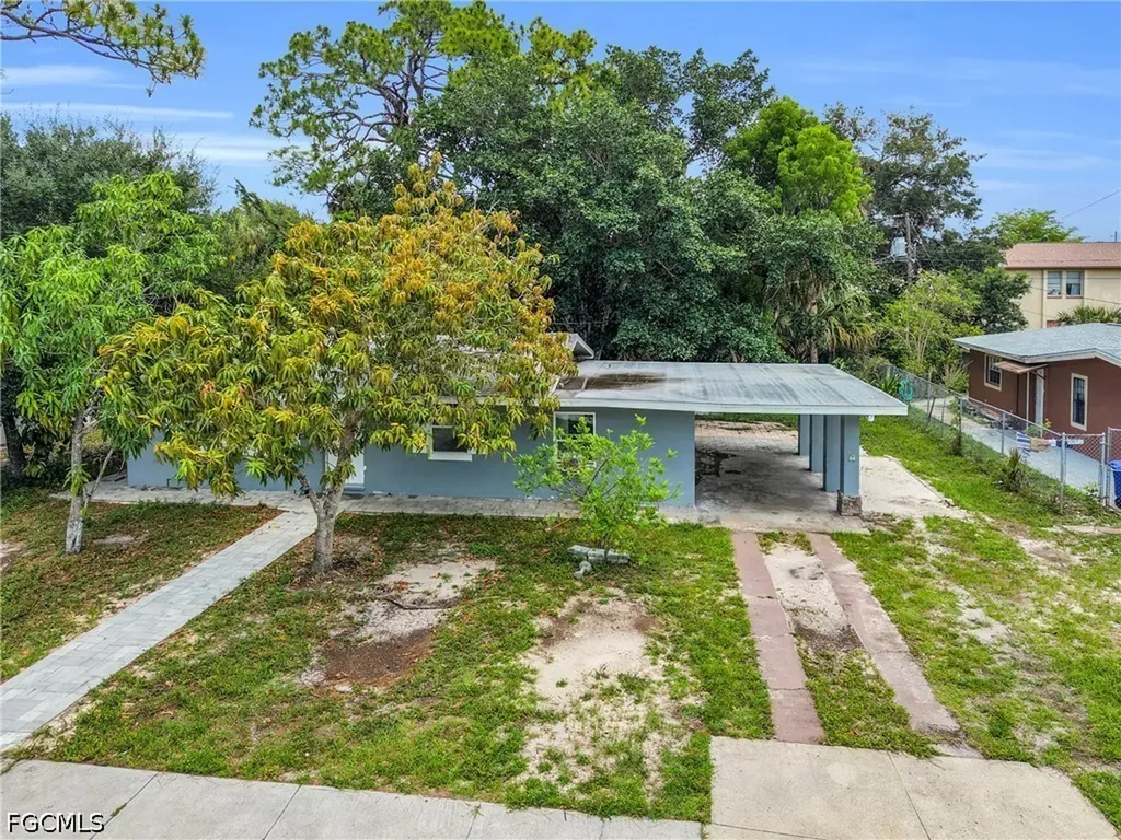 2351 Dora Street Fort Myers FL 33901