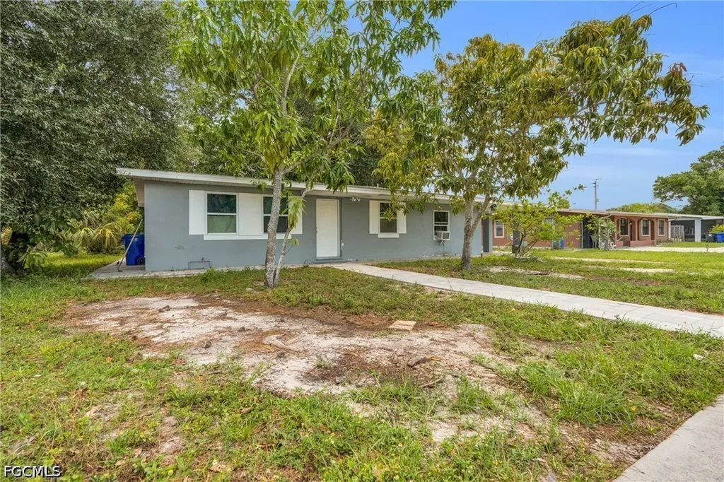 2351 Dora Street Fort Myers FL 33901
