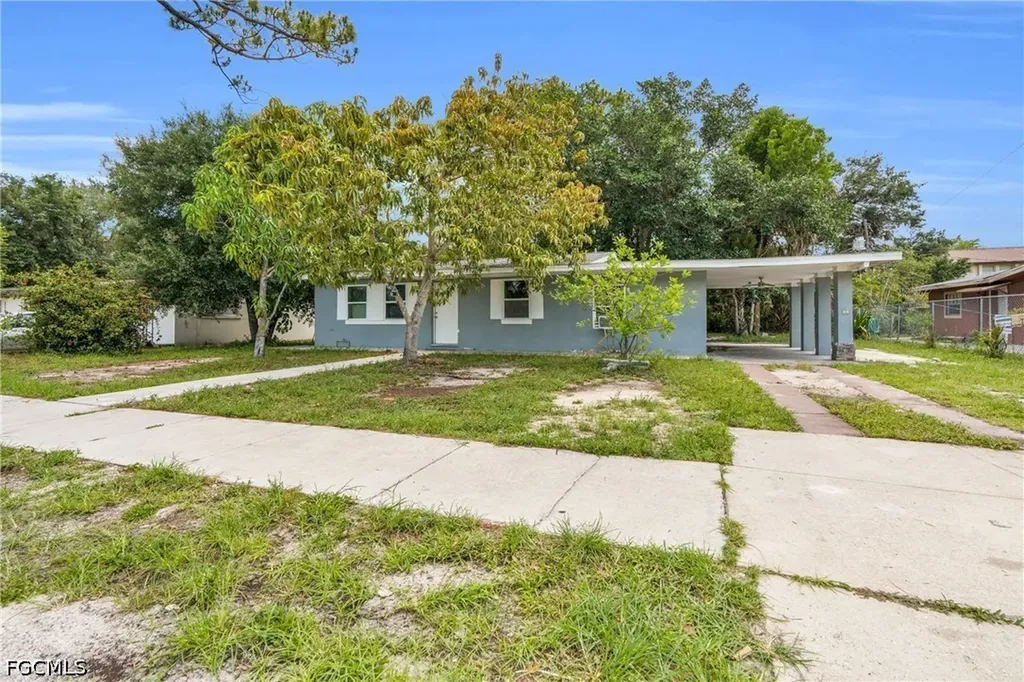 2351 Dora Street Fort Myers FL 33901
