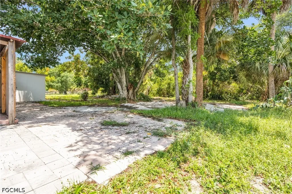 2351 Dora Street Fort Myers FL 33901