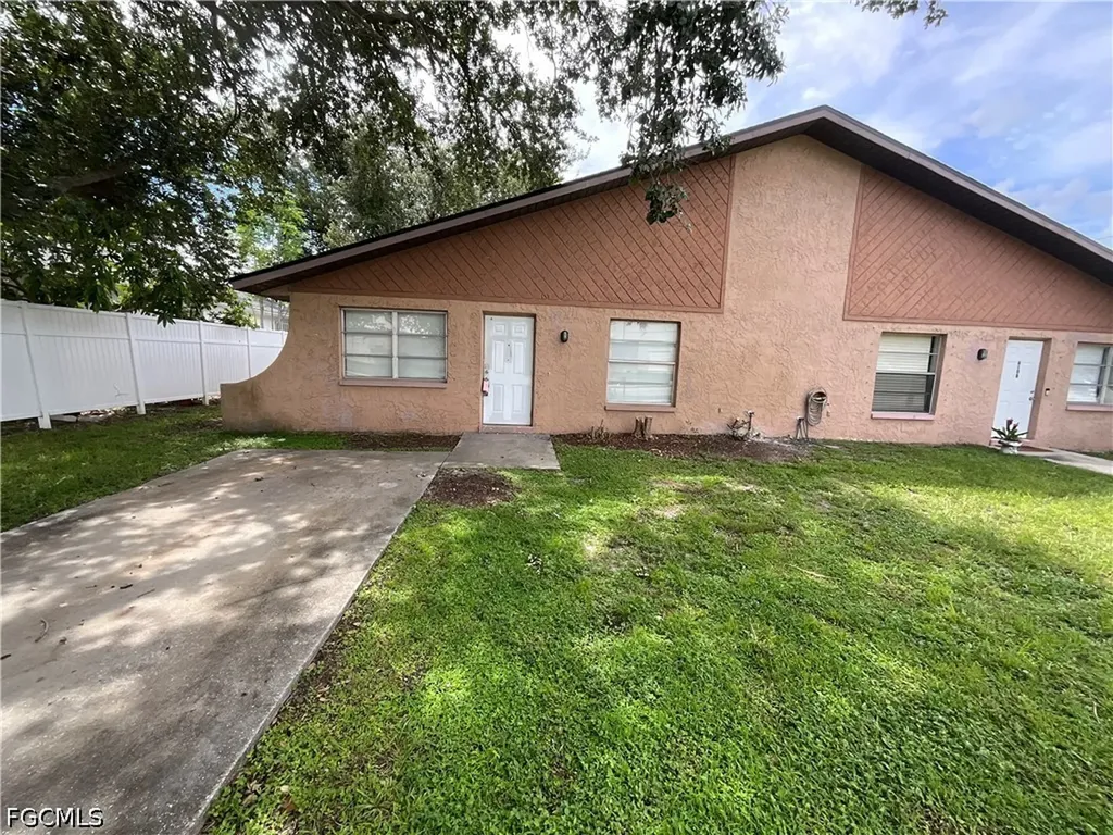 610 SE 13th Court Cape Coral FL 33990