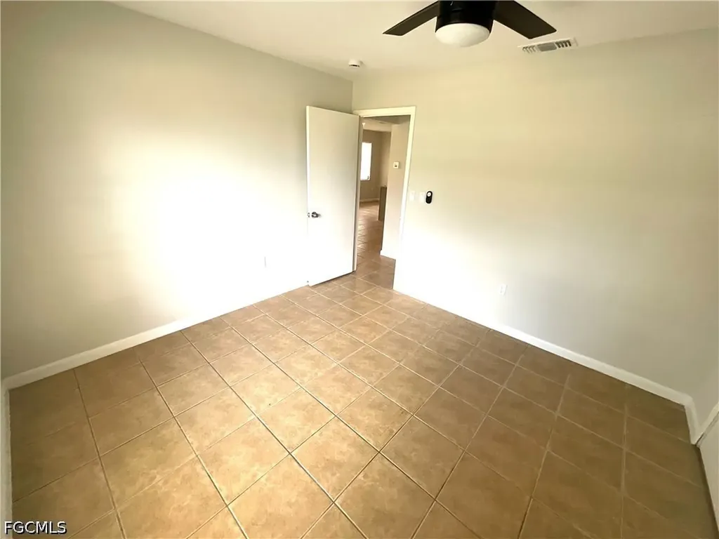 610 SE 13th Court Cape Coral FL 33990