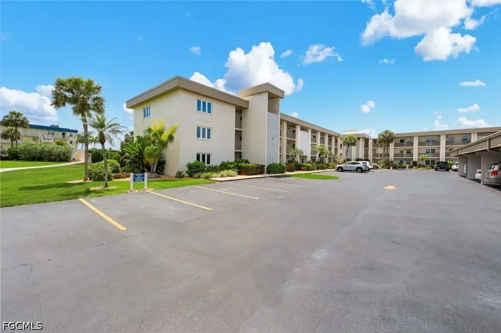 6102 Augusta Drive Fort Myers FL 33907